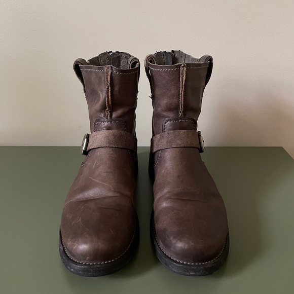 Frye Women's Vicky Artisan Back-Zip Boot - Picture 3 of 10